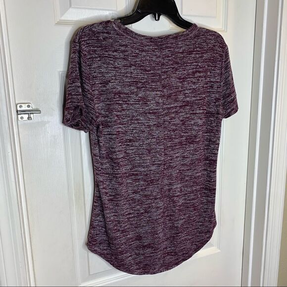 a.n.a Short Sleeve Super Soft Knit Tee Shirt Women's Size Medium Burgundy - Picture 4 of 8